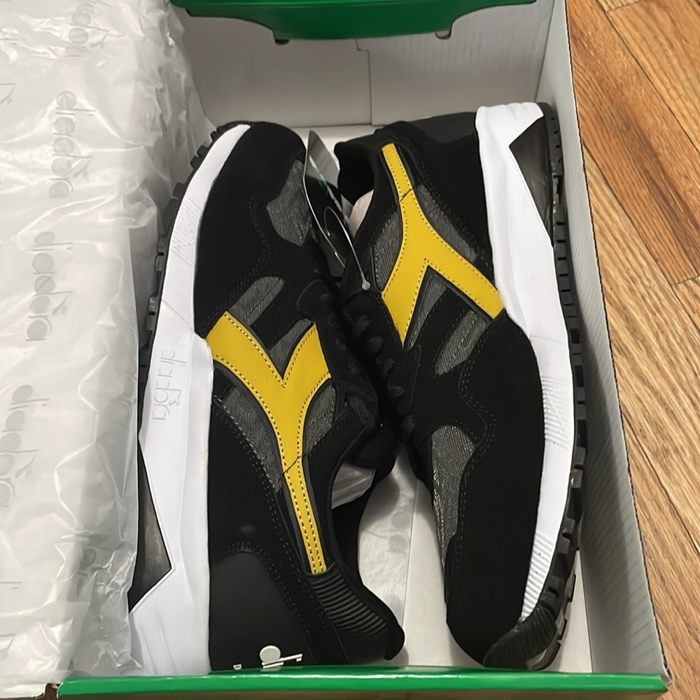 DIADORA Men's N9002 Lux 'Black Rich Gold' Sneaker Shoe NEW - Picture 6 of 7